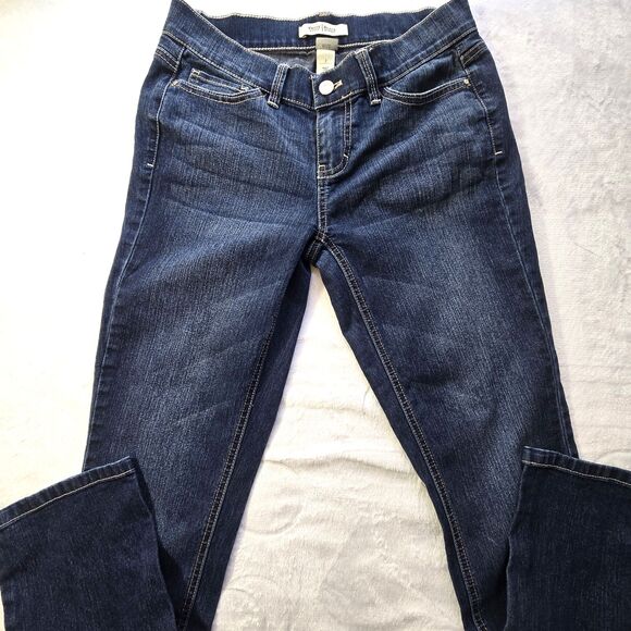 White House Black Market Womens Noir SZ 2 Med Wash Blue Low Rise Cropped Jeans - Picture 1 of 5